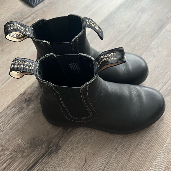 Blundstone. High Too Chelsea Boots. style #1448. Size 6. - Picture 3 of 4